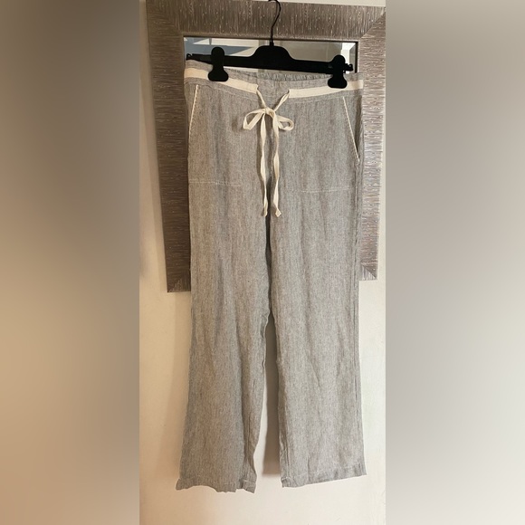 Light weight Linen pants . Thin pinstripes wide legs laid back luxurious look - Picture 3 of 3